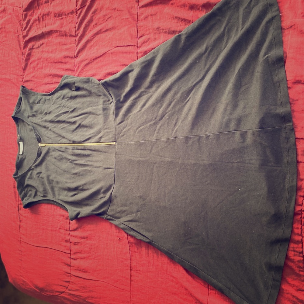 Black Sleeveless Dress